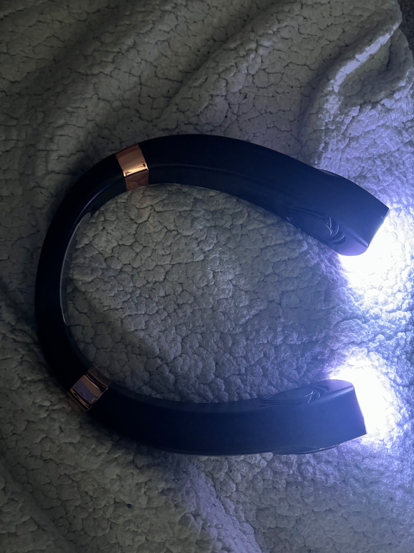 Bladeless Neck Fan - Stay Fresh, Anywhere this summer.
